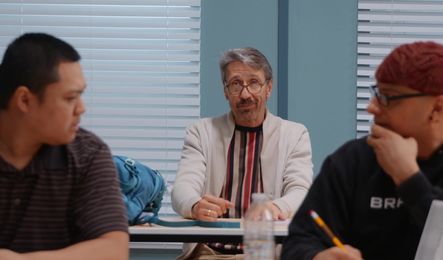 Зрелый студент захотел секса с молодой училкой