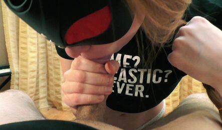 Не отпускала член друга, пока тот не кончит с оргазмом