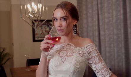 Красивая невеста сбежала со свадьбы и вот что с ней произошло потом..