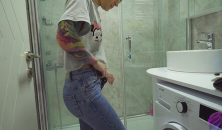 Узнала, что товарищ мужа хочет ее и решила его не мучать!