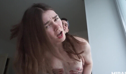 Худая москвичка стонет от секса и тихо и громко!